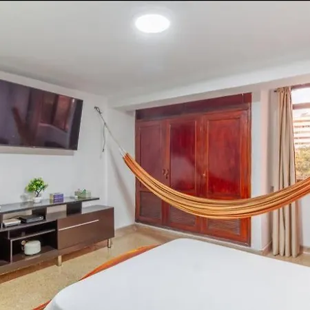 Cerca Playa Bocagrande 3*